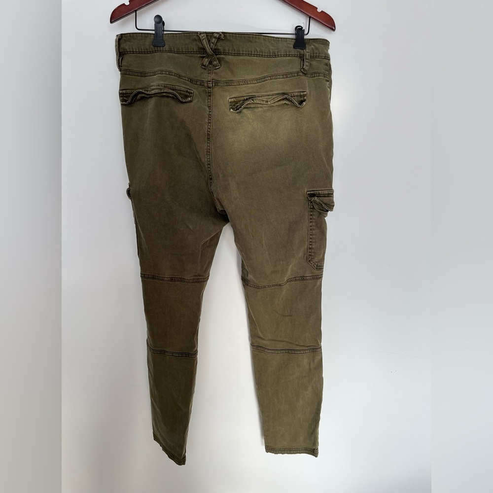 FREE with any purchase - Olive Cargo Pants size 12 - Picture 2 of 7